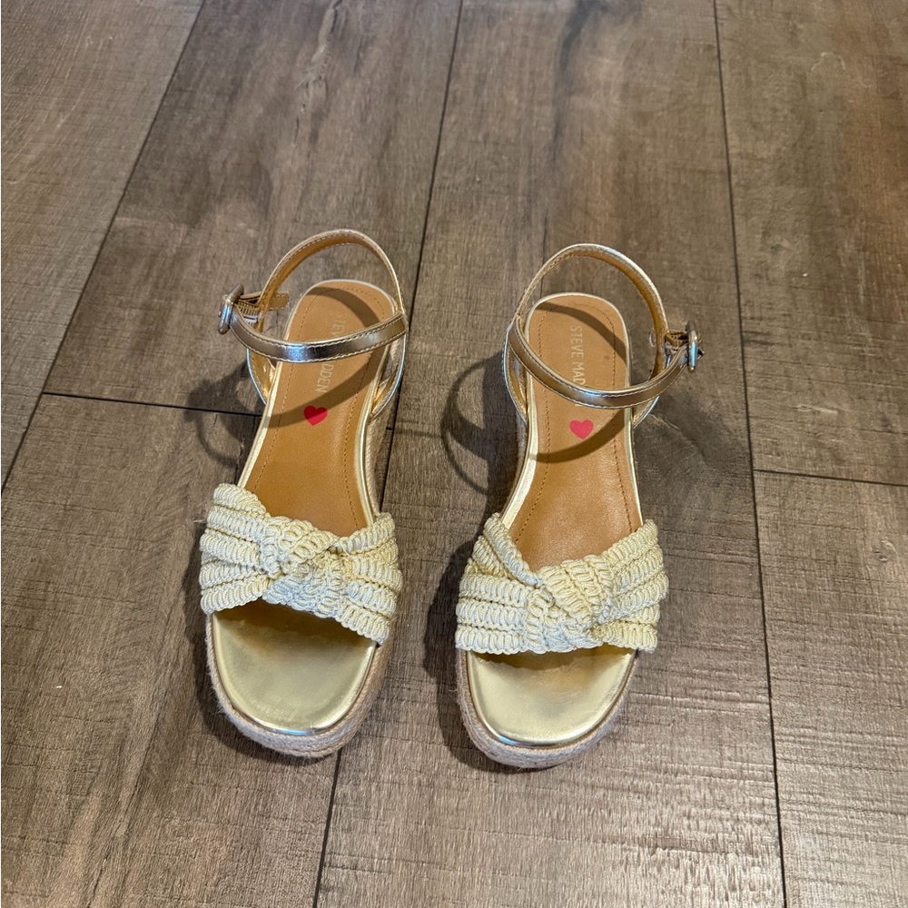 Preowned Steve Madden JCookie Cream Woven Platform Sandals